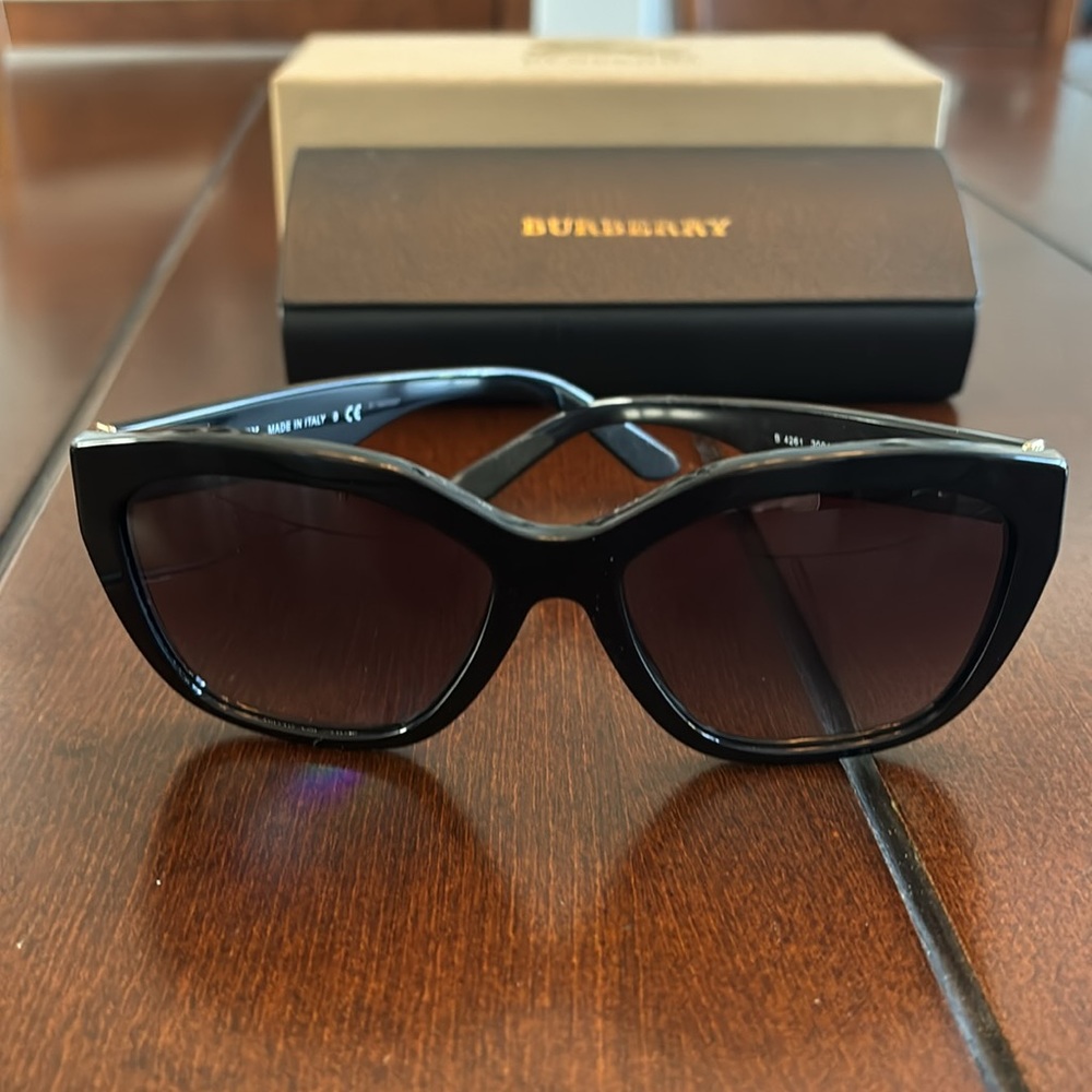 Burberry Sunglasses - Picture 5 of 7